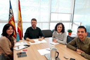 Mireia Estepa i Arnaldo Dueñas sol·liciten PANGEA i el projecte Somriures  per a la mancomunitat l’Alcoià-Comtat a la Conselleria d’Inclusió