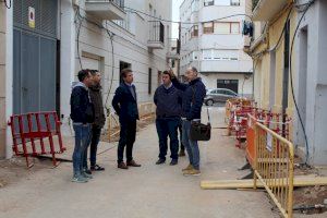 Les obres de remodelació dels carrers Assutzena i Isaac Peral de Nules es desenvolupen al ritme previst
