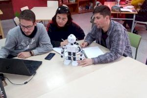 Los estudiantes del CEIP María Moliner y del CEIP Martín Artigot convertirán en actores a robots