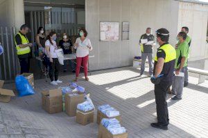 Xixona inicia el reparto puerta a puerta de mascarillas reutilizables  para todos los vecinos del municipio