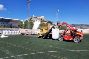 El Ayuntamiento de Castalla sustituye el césped del campo de fútbol con una inversión de 270.518 euros