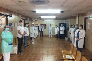 Els hospitals valencians guarden dos minuts de silenci en memòria dels sanitaris morts