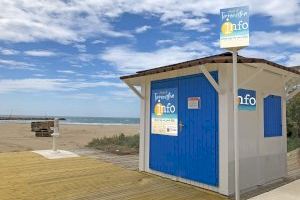 Torreblanca instala dos puntos de información sobre el COVID-19 dentro de la arena de sus playas