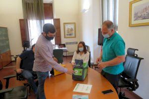 Una empresa dona un generador d'ozó portàtil a l'Ajuntament de Llíria
