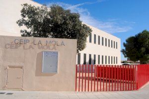 L'Ajuntament d'Alcalà-Alcossebre reclama a la Conselleria que done major prioritat a l'ampliació del CEIP La Mola en el Pla Edificant