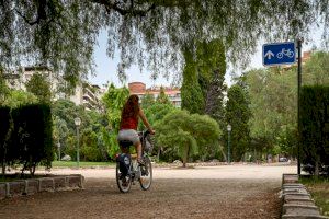 Mobilitat Sostenible regularitza l'itinerari ciclista per a creuar els Jardins del Real