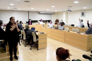 L’Ajuntament de Paiporta referma el seu compromís contra la violència masclista en la moció amb motiu del 25N