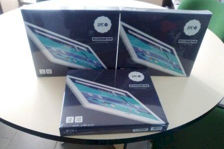 Servicios Sociales Segorbe adquiere 10 tabletas electrónicas