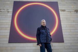 José María Yturralde interviene la fachada del IVAM con una obra que reflexiona sobre el cosmos y el infinito