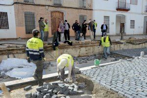 Oliva remodela por completo la calle Sant Vicent escuchando las peticiones de los vecinos