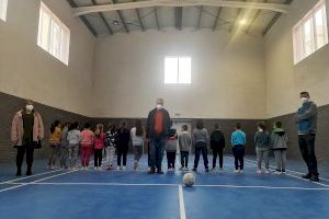 El alumnado del colegio Juan Esteve de Albal estrena el nuevo gimnasio