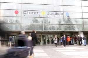La Audiencia Provincial de Valencia condena a una “clínica pirata” de Podología de Xátiva, que actuaba como esteticista