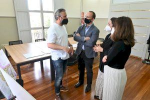 Martínez Dalmau recibe al arquitecto Nacho Marí, ganador del concurso del Proyecto Piloto de Vivienda Pública de València