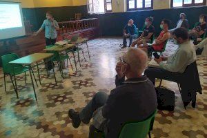 Navarro comparteix amb el curs de formació de horticultura les polítiques municipals per espentar la reactivació agrària