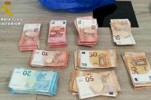 Dos detenidos por robar más de 6.700 euros en un estanco de Beniparrell