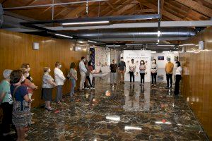 El Centro de Personas Adultas de Paiporta expone sus trabajos en el Museu de la Rajoleria
