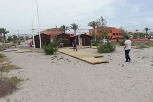 Almenara comienza a preparar la playa Casablanca para la temporada estival