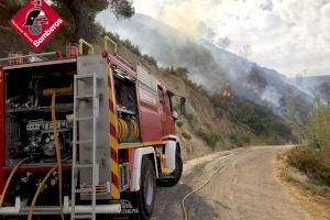 Preocupació a Xixona per un incendi forestal amb diversos focus