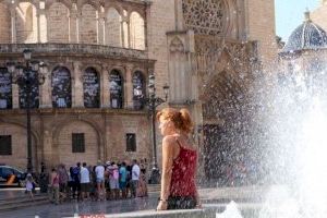 Calor extrema en la Comunitat: Sanitat activa l'alerta en 22 municipis valencians