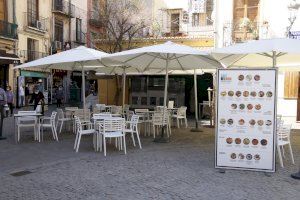 Los locales de hostelería del casco histórico de Valencia denuncian una caída de hasta un 70% en la facturación