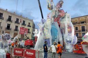 Barceló davant les Falles: “La pandèmia no ha acabat i la vacuna no és la fi”