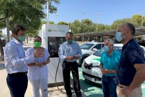 Iberdrola y Pilar de la Horadada ponen en marcha tres puntos de recarga para vehículos eléctricos