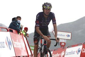 Óscar Cabedo, el ciclista d'Onda es col·loca el top20 de la Volta a Espanya