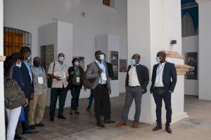 El Museu de la Festa recibe la visita de una delegació de las islas de Sao Tomé y Príncipe y Cabo Verde en el marco del proyecto de cooperación REHDES