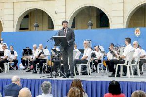 El alcalde Luis Barcala defiende la identidad de la Comunitat integrada en España en el acto del 9 d'Octubre