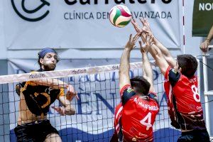 Los equipos del Xàtiva voleibol no consiguieron ganar en Almería y Castellón en la primera jornada de superliga2 femenina y masculina.