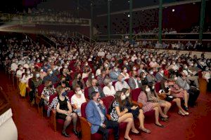 Alzira aplaudix la reobertura del Gran Teatre, una gala a benefici dels damnificats de La Palma i que «assegura la tornada a la normalitat»