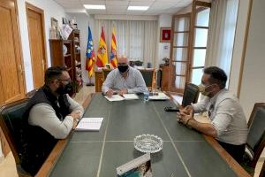 El Ayuntamiento de la Vila Joiosa y la Federación Valenciana de Municipios y Provincias se reúnen con el objetivo de dinamizar el mercado laboral de la localidad