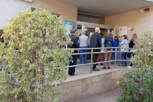 Denuncian el "caos" en los centros de salud de Castellón: hasta quince días de espera para ser atendido
