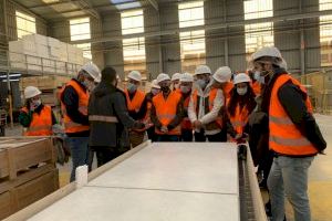 Estudiantes de la UMH visitan la empresa Levantina y Asociados de Minerales S.A