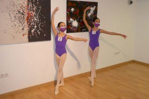 30 alumnas se examinan de la Royal Academy of Dance en La Nucía
