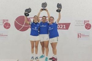 Ana, Myriam i Fanni, campiones del Màster 2021 de raspall