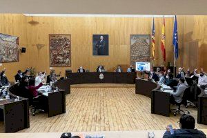 El pleno de Benidorm insta al Consell a no implantar la tasa turística