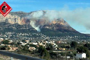 Es crema el Montgó a Xàbia: declarada situació 1 d'Emergència