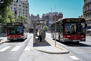 València canvia el nom de 300 parades d'autobús per “aconseguir més vinculació amb la ciutat”