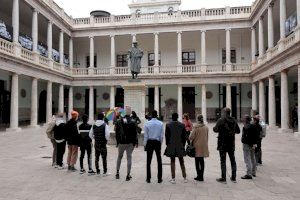 Fundació Per Amor a l’Art acull el dissabte al col·lectiu de persones refugiades en col·laboració amb el programa d'art i inclusió social de la Universitat de València