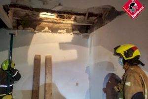 Una mujer resulta herida tras el derrumbe del suelo de su casa en Cocentaina