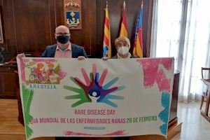 El Ayuntamiento de la Vila Joiosa y AHEDYSIA conmemoran el Día Mundial de las Enfermedades Raras
