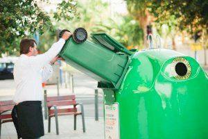 L'Ajuntament de Catarroja impulsen el reciclatge de vidre entre els establiments hostalers