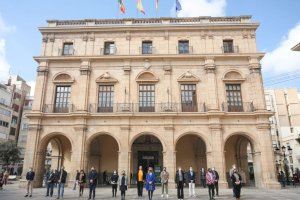 Castelló es concentra com a mostra de suport institucional al poble ucraïnés