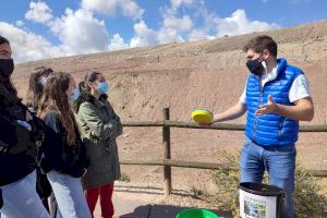 Estudiantes de Mutxamel visitan la planta de Piedra Negra para conocer el proceso de la gestión de los residuos en el área del Consorcio Terra