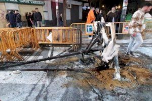 Una de les Falles de València pateix un acte vandàlic i es crema part del seu monument