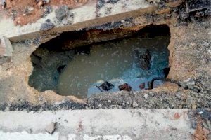 Els treballs de renovació del col·lector de sanejament del carrer Buenavista de Sagunt encaren una nova fase amb la reposició de les escomeses domiciliàries