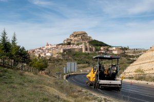 Reprenen el reasfaltat de l’N-232 entre Morella i Torremiró