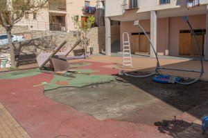 Es renova el parc infantil de la plaça del Tint a Morella