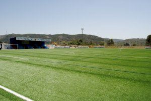 L'Ajuntament d'Alcalà-Alcossebre renova el camp de futbol municipal